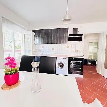 Luxurious 3 Peaceful Apartamento