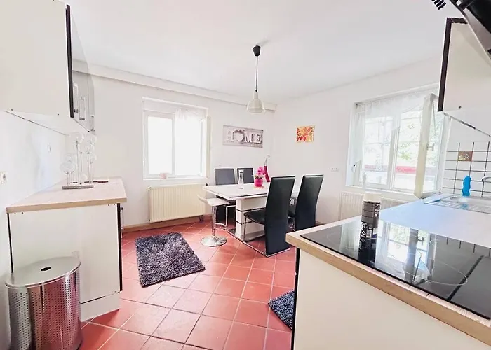 Luxurious 3 Peaceful Apartament