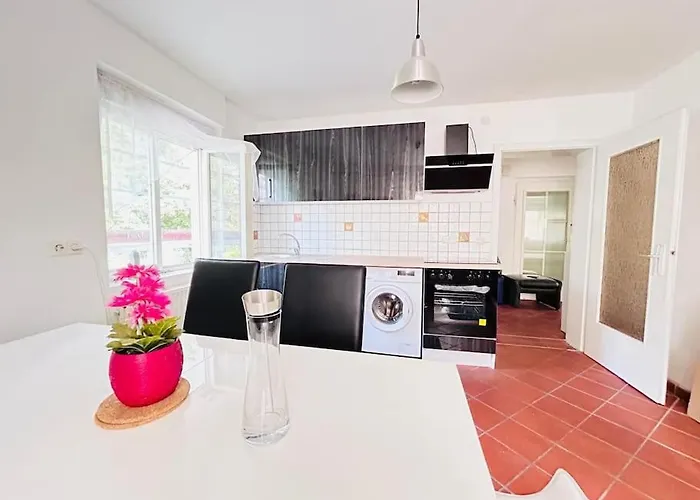 Luxurious 3 Peaceful Apartament